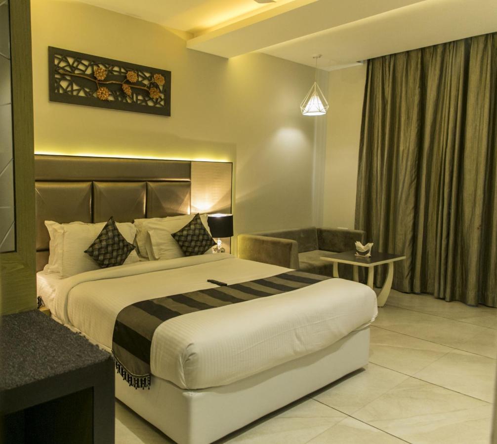 Hotel The Imperial Grand Ujjain Exterior foto