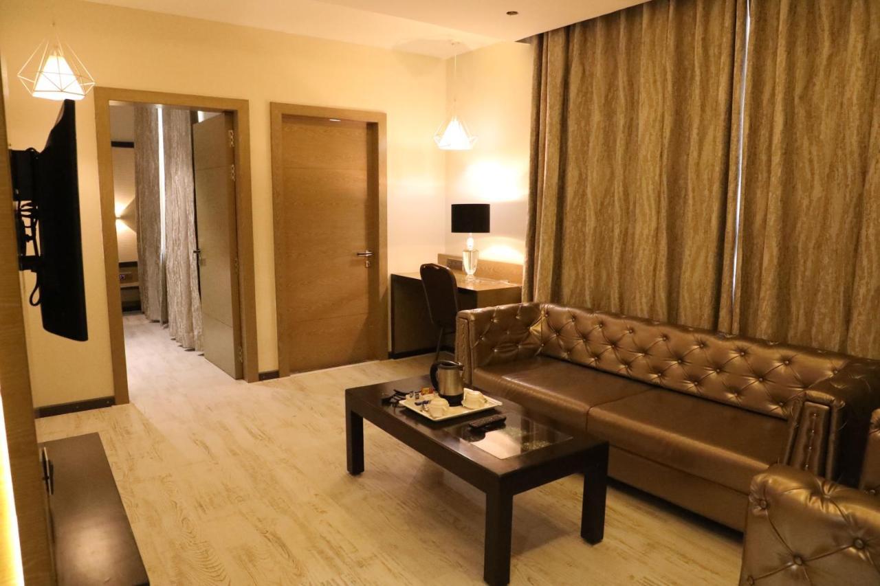 Hotel The Imperial Grand Ujjain Exterior foto